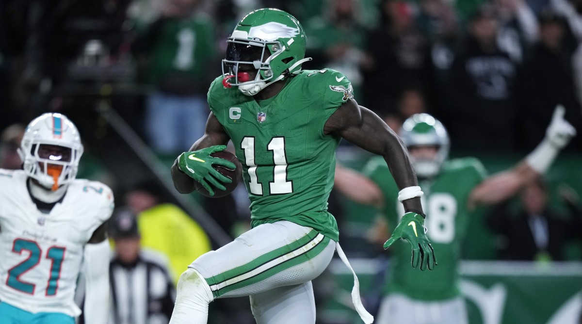 Eagles wide receiver A.J. Brown runs into the end zone